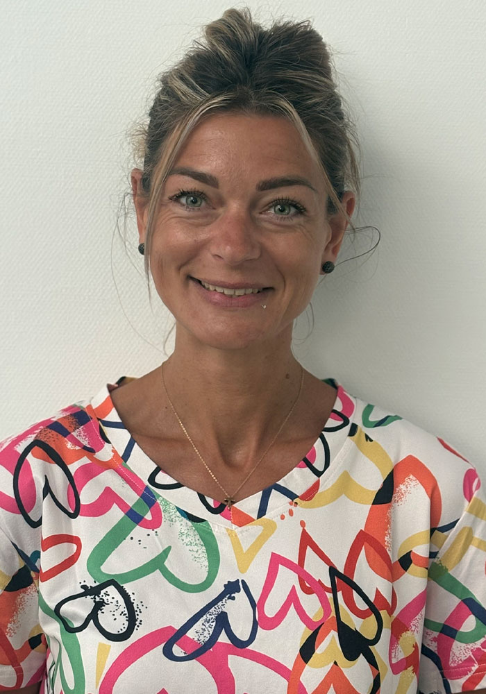 Kellyne, assistante dentaire à Houdain